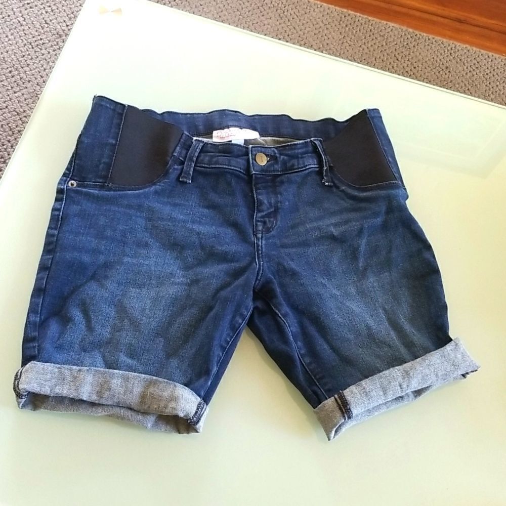 🎉Host Pick🎉 Ingrid & Isabel Denim Maternity Shorts Size 8